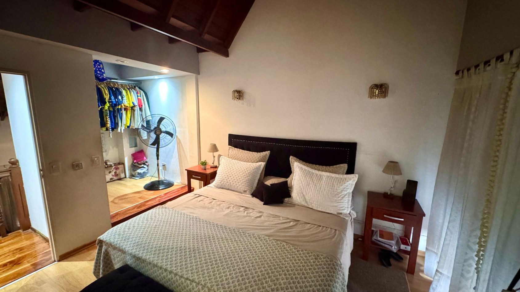 VENTA CASA 4 AMB. CON COCHERA, Versalles. APTO CREDITO