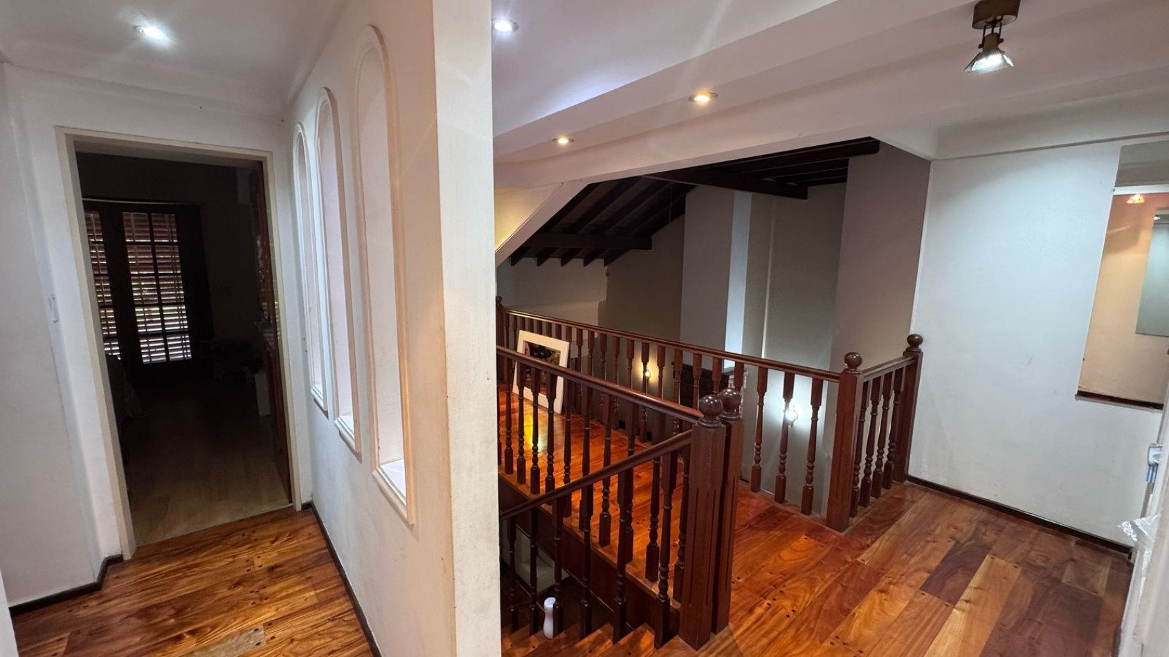 VENTA CASA 4 AMB. CON COCHERA, Versalles. APTO CREDITO