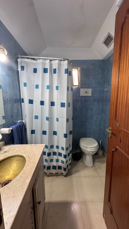 VENTA CASA 4 AMB. CON COCHERA, Versalles. APTO CREDITO