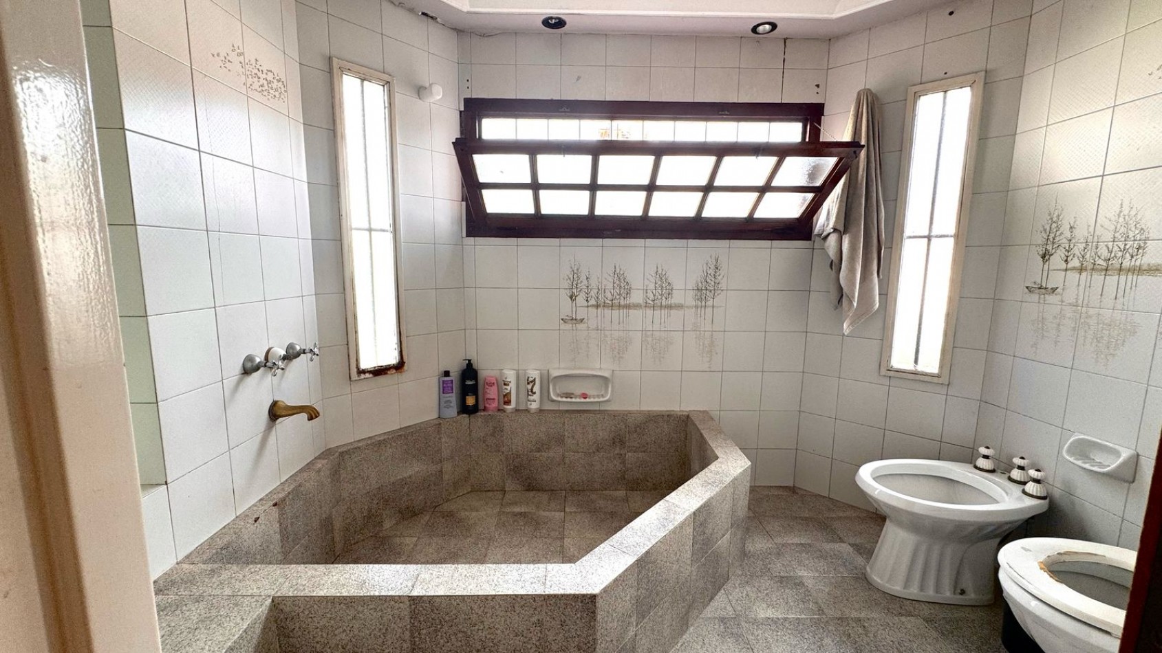 VENTA CASA 4 AMB. CON COCHERA, Versalles. APTO CREDITO
